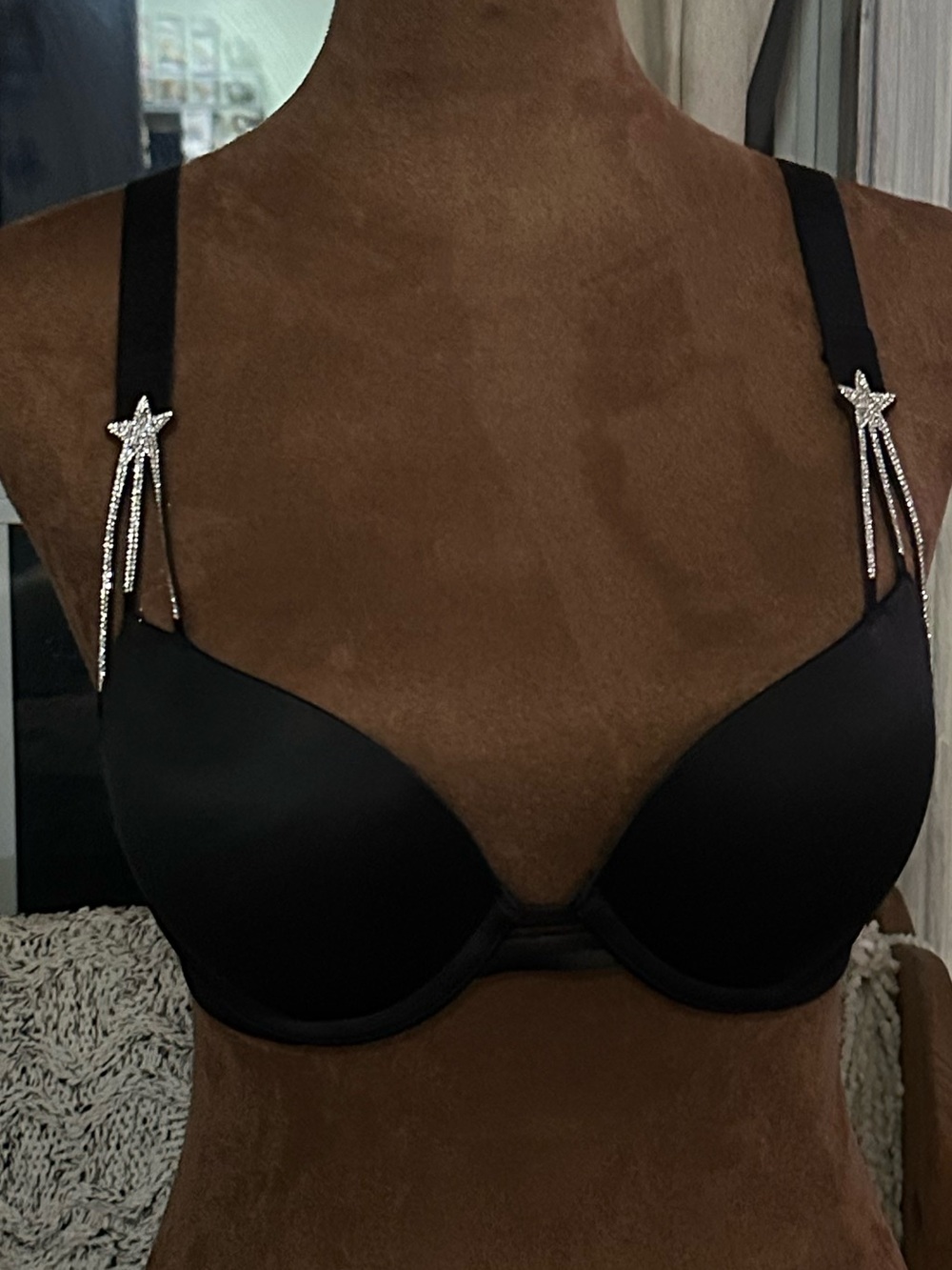 Victoria’s Secret Very Sexy Push Up Bra 32A Black Rhinestone Shooting Star